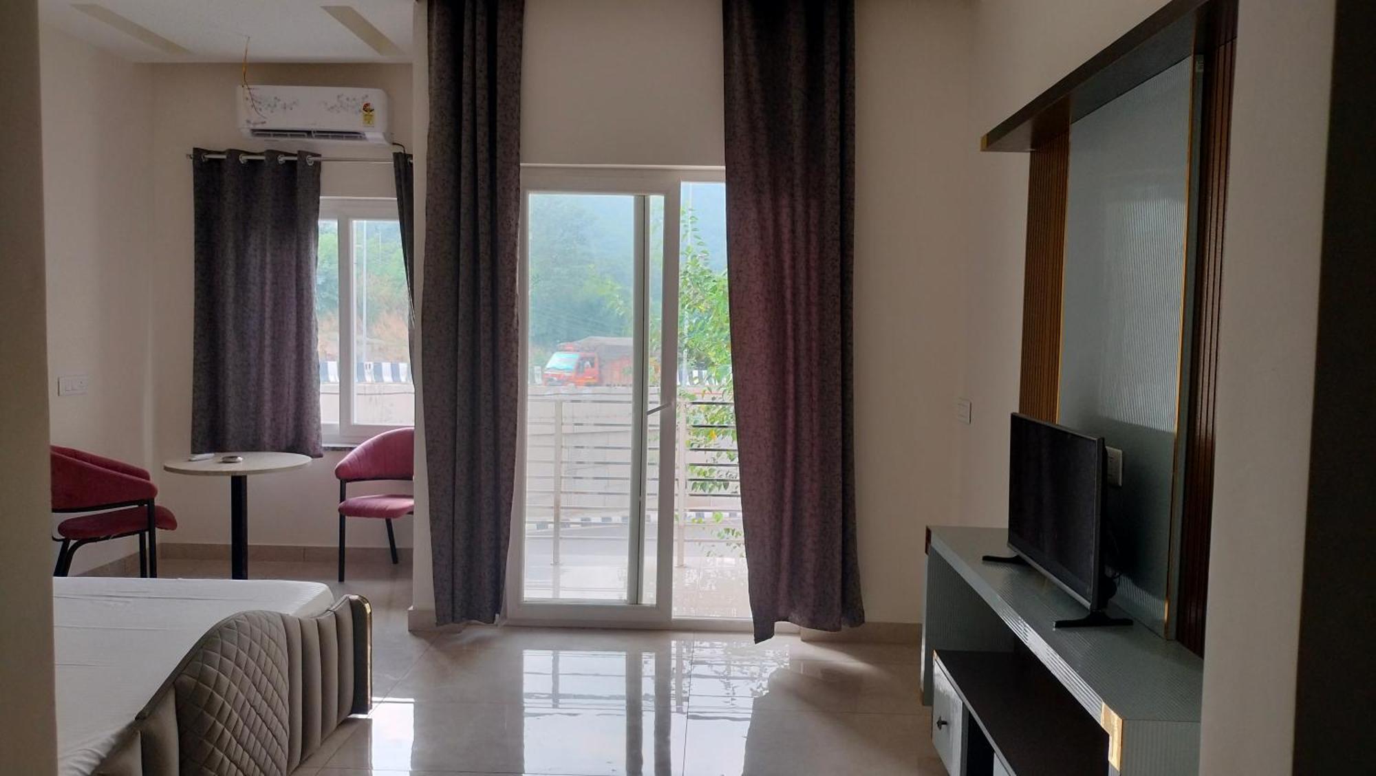 Govind Sagar View Hotel & Restaurant Bilaspur  ภายนอก รูปภาพ